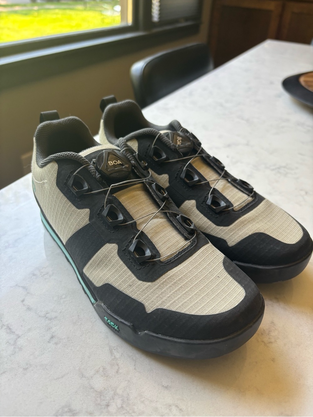 Giro Women’s Tracker Bike Shoes - Light Gray & Black w/ Teal Accent & BOA